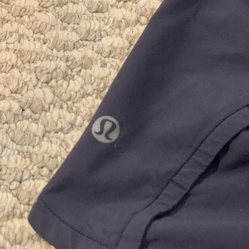 Navy lululemon speed up shorts size 2